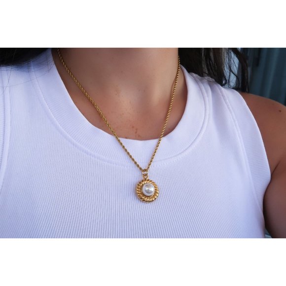 Pearl Pendant Necklace, Gold Pearl Vintage Necklace, Rope Chain Pearl Necklace - Picture 4 of 5